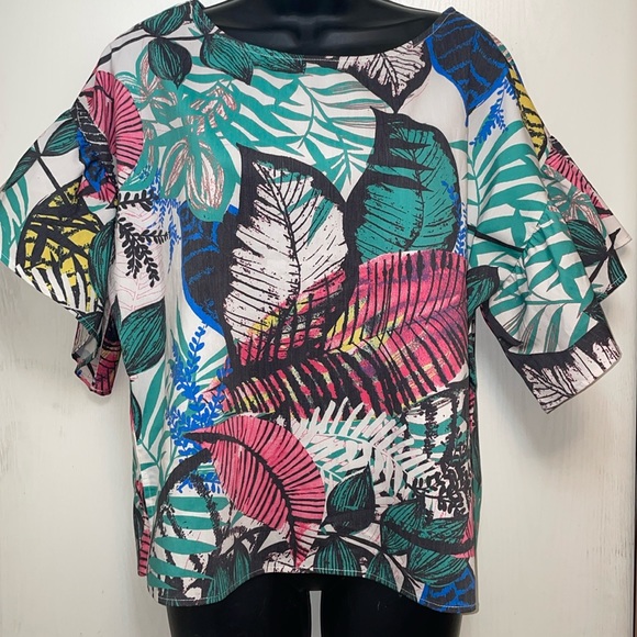 Flying tomato, large, women’s ruffle sleeve lightweight shirt. Safari print. - Picture 2 of 11